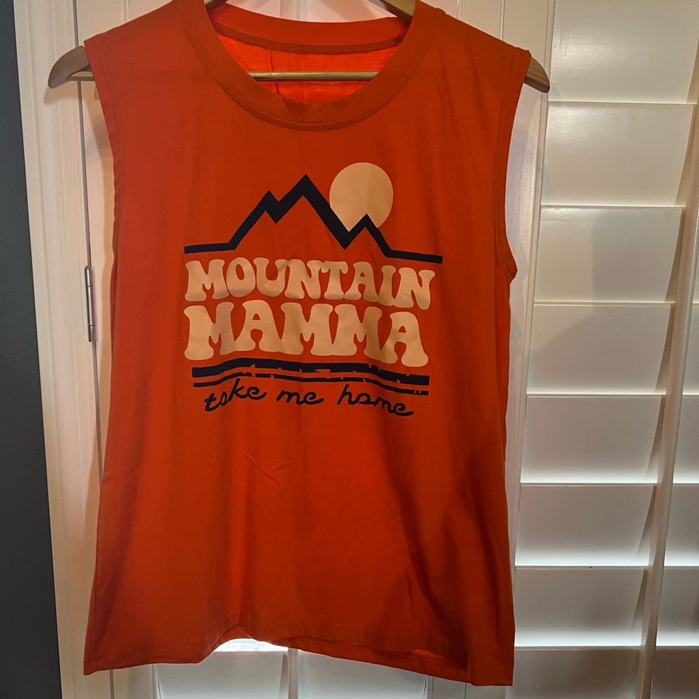 Women’s Medium sleeveless orange Mountain Mamma shirt